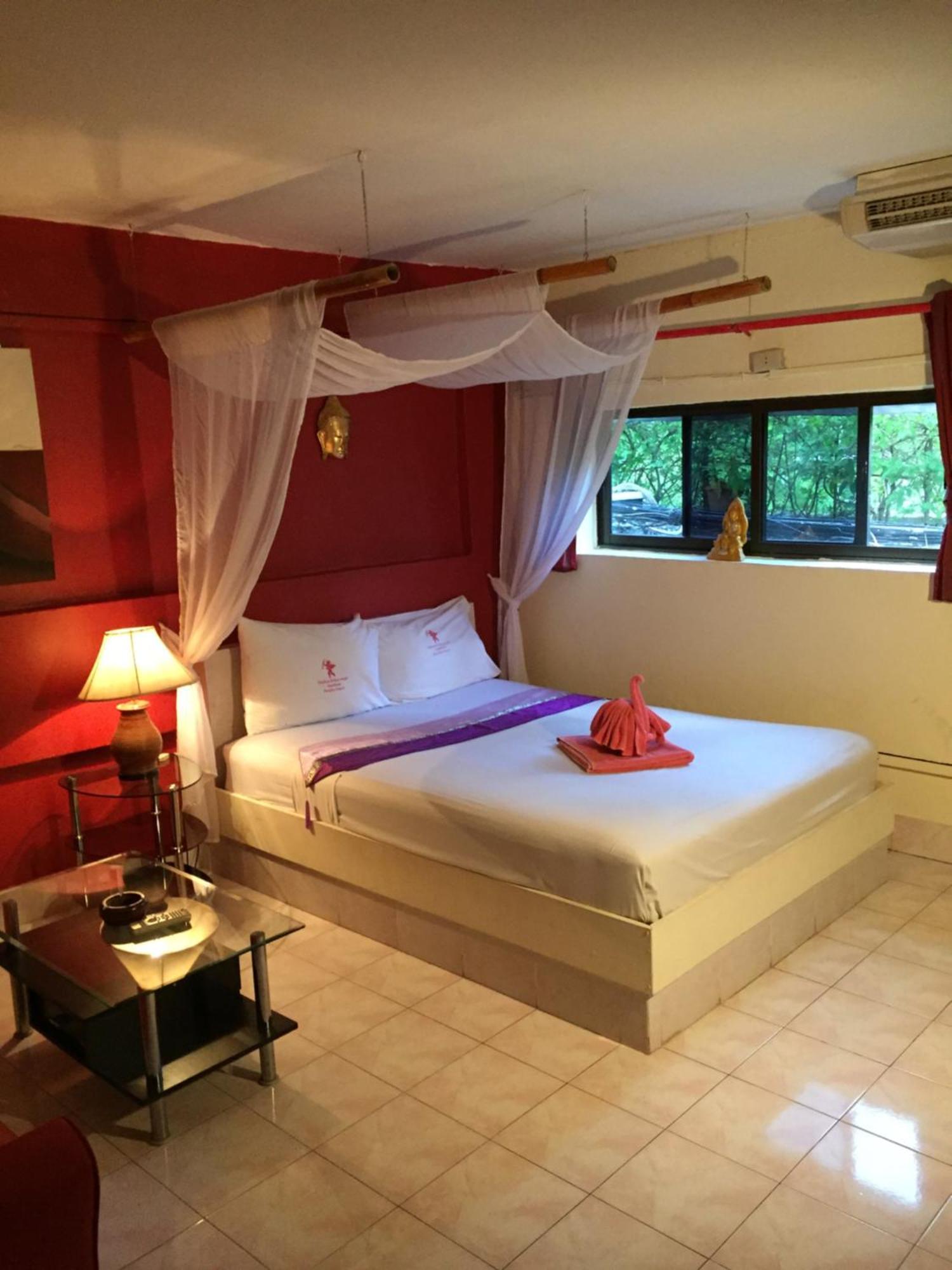 Fong Kaew And Baan Nang Fa Guesthouse Patong Exterior foto